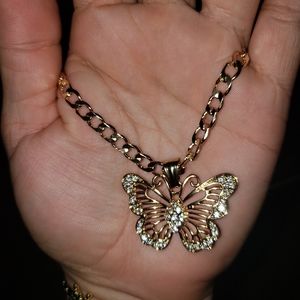 Hermosa cadena en oro brasileño